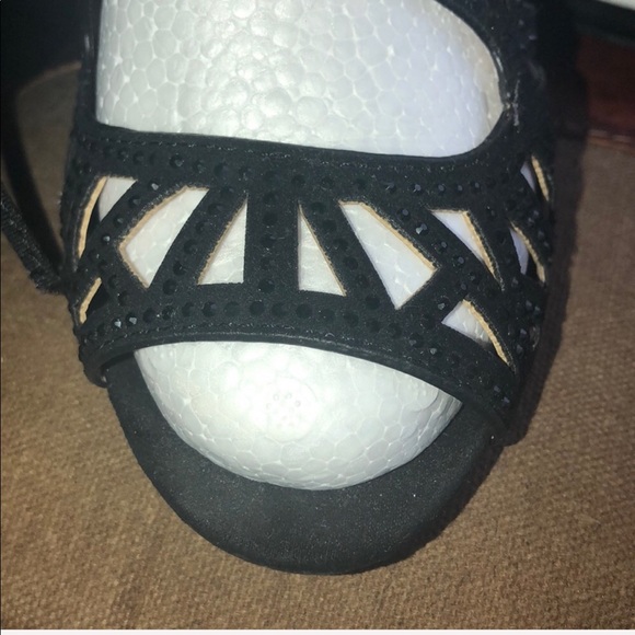 Black sexy Betty Johnson heels - Picture 2 of 5